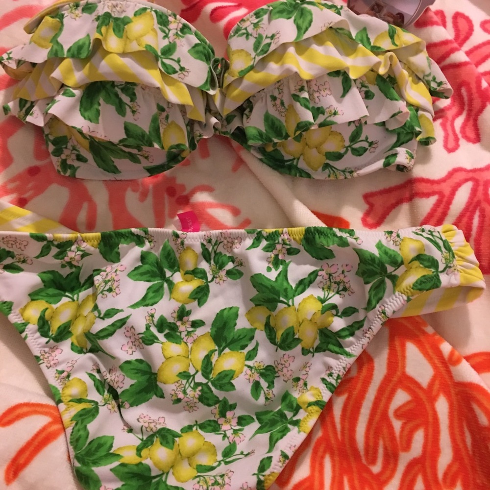 VS Swimsuit 🍋